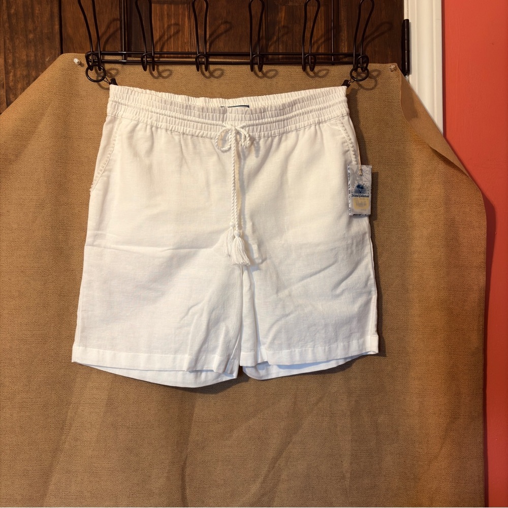 Island Collection White Drawstring Linen-Blend Shorts